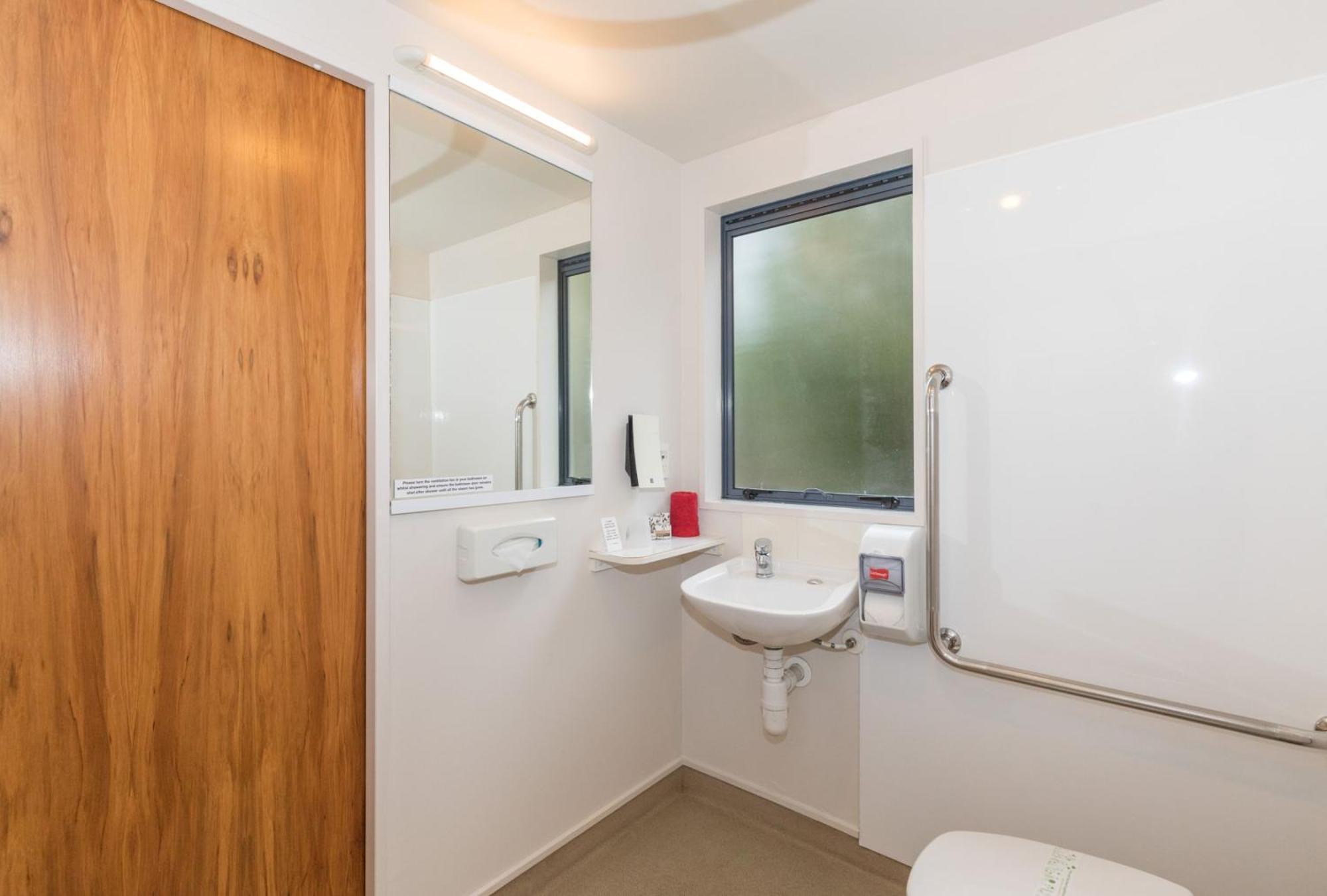 Bella Vista Motel 4*